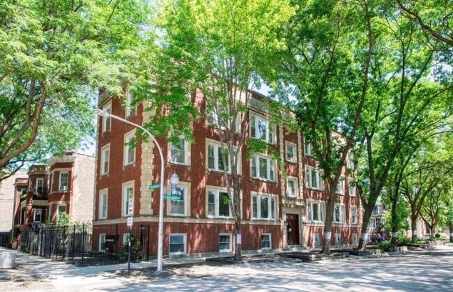 Building Photo - 1340 W Hollywood Ave