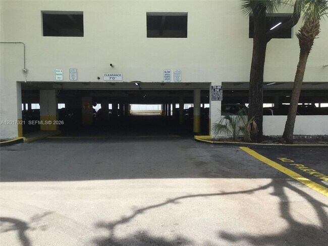 Building Photo - 17021 N Bay Rd
