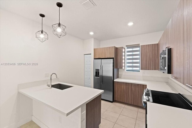 Building Photo - 4746 NW 83rd Pkwy