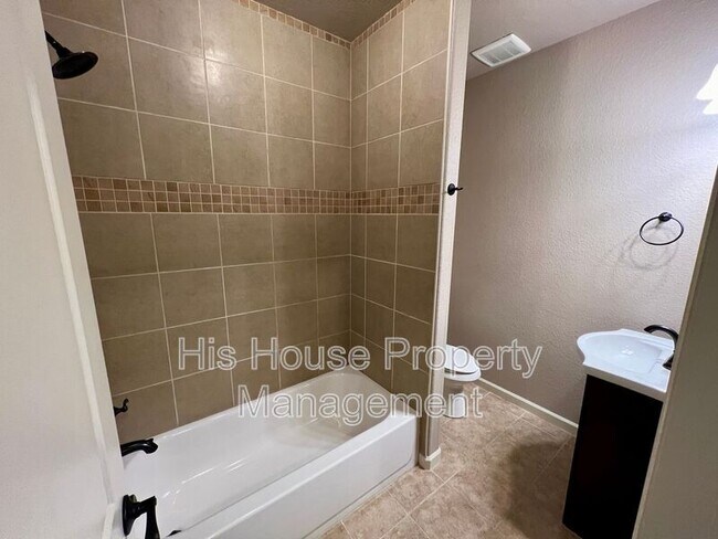 Building Photo - 4500 Tuscany St