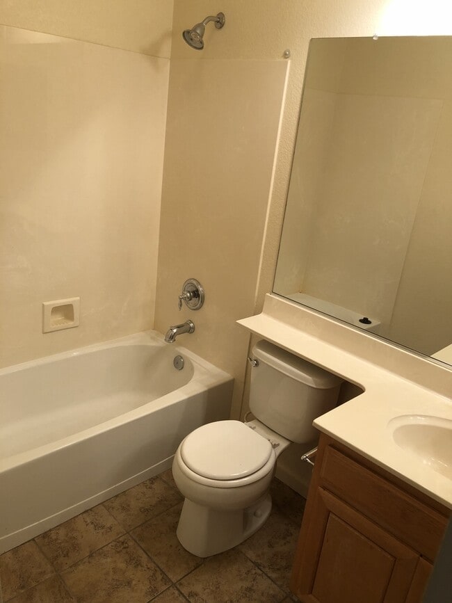 Building Photo - Highly Desired 4 Bedroom Empire Ranch Home!