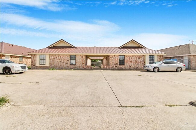 Primary Photo - 415 Date Palm Ave