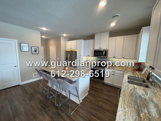 Building Photo - Luxury 2020 Built Townhouse Available June 1, Open Floor Plan, Fireplace, Patio, Primary w/Huge P...