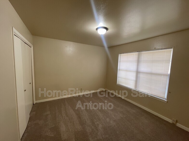 Building Photo - 234 Sunnyland Dr