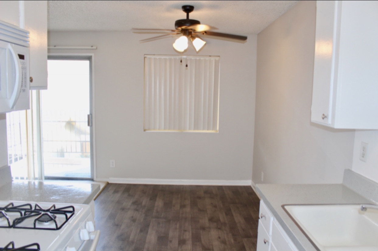 Kitchen to Dining Area - 2502 Manhattan Beach Blvd