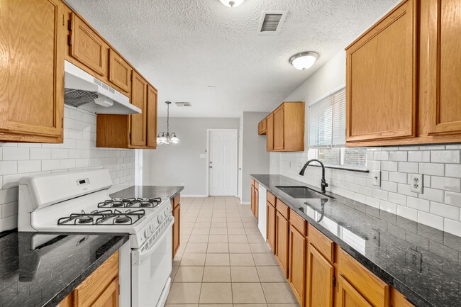 Building Photo - 10823 Fairstone Dr