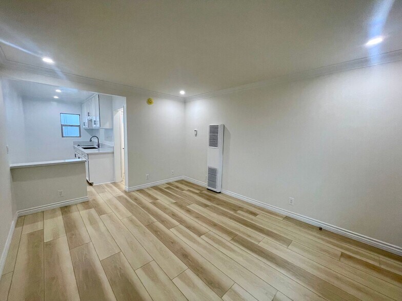 Building Photo - 1519 Armacost Ave