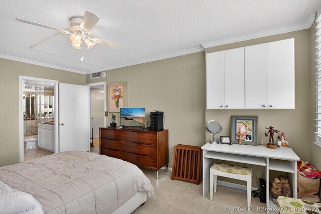 Building Photo - 2600 N Flagler Dr