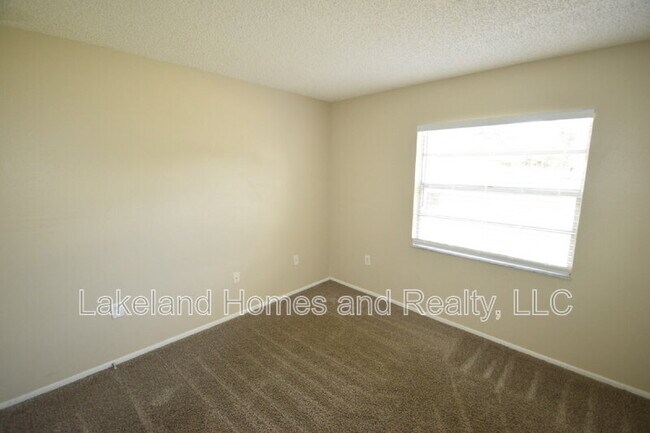 Building Photo - 1204 Honeytree Ln W