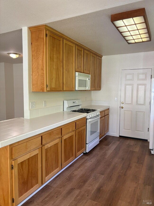 Building Photo - 735 Amherst Cir
