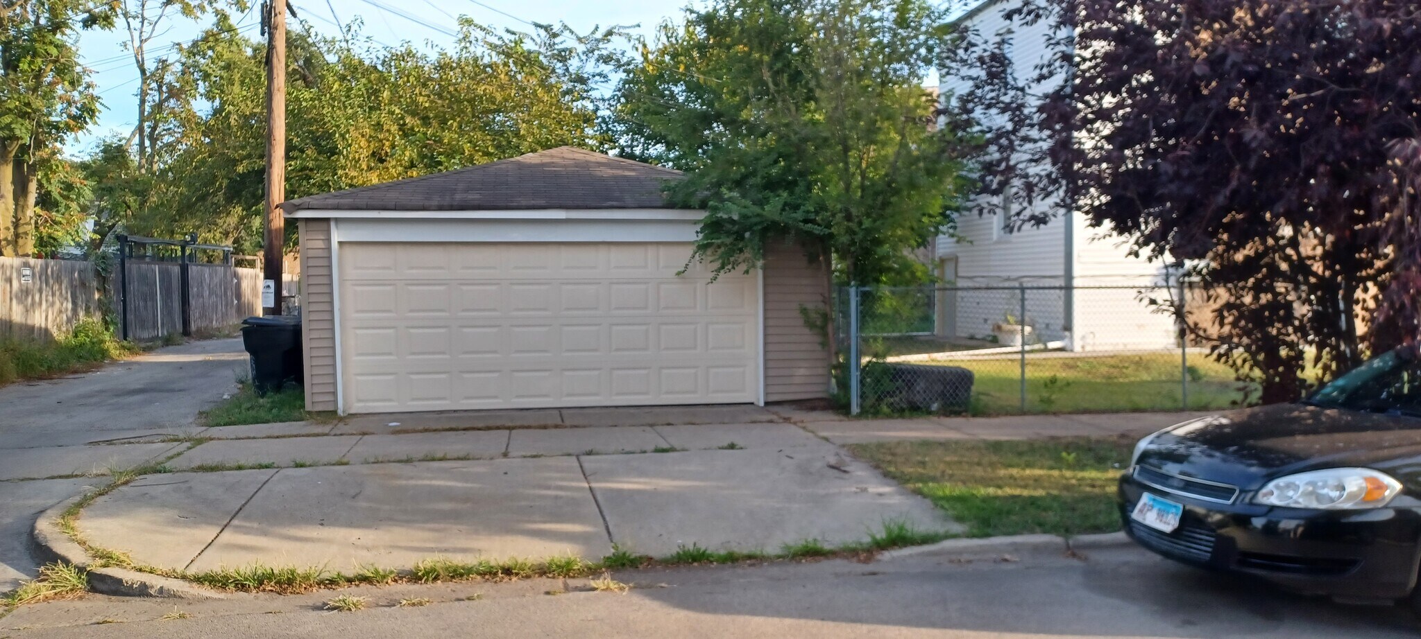 Building Photo - 6458 S Paulina St