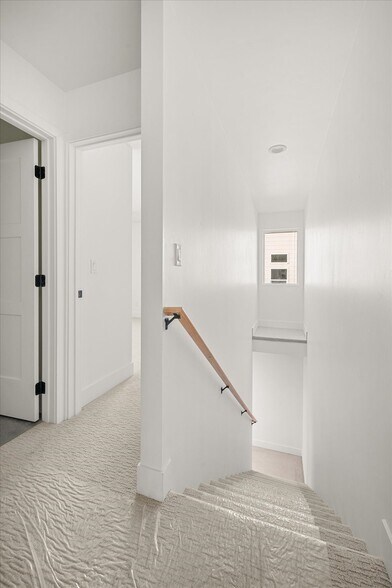 Building Photo - 3203 E 30th Ave