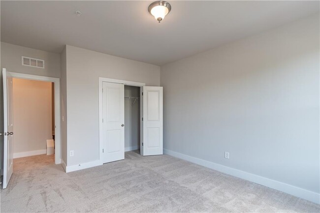 Building Photo - 1239 Waterfall Ct