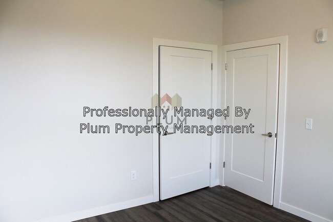 Building Photo - 205 Hickory St