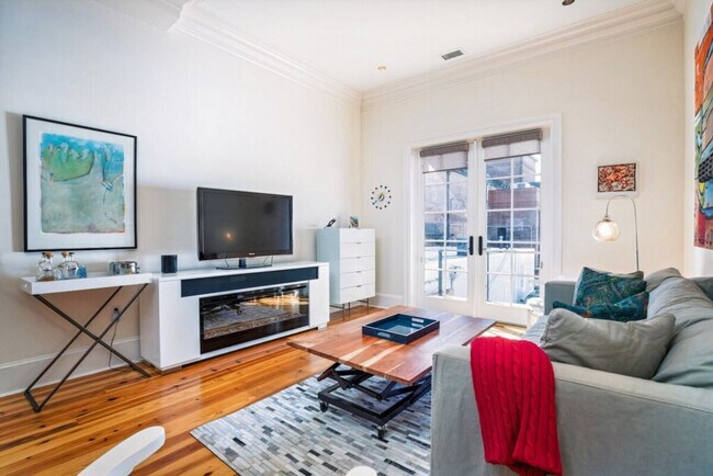 Primary Photo - 54 St Philip St