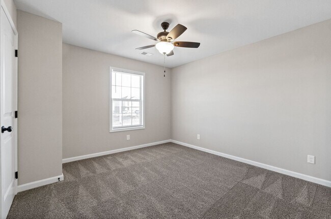 Building Photo - Ziva Ln - 1111