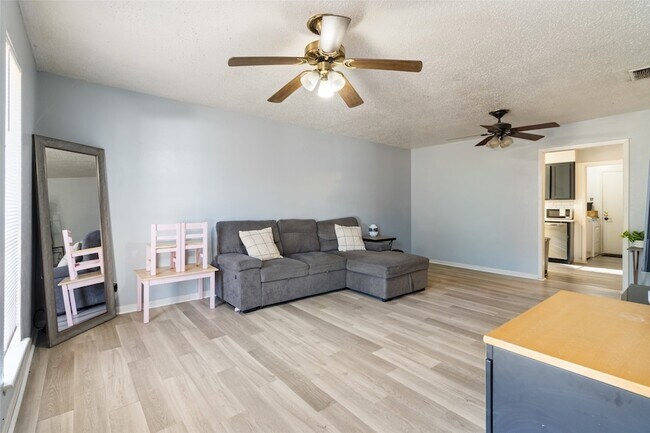 Building Photo - 309 Blake Dr