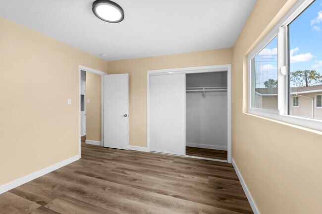 Building Photo - 4317 W 120th St