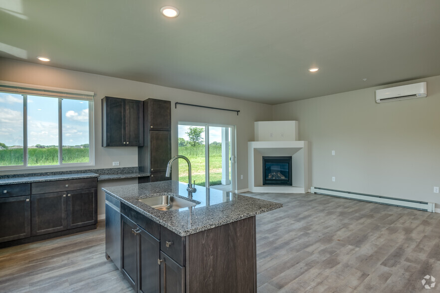 2 BR, 2 BA - 1,268SF - The Royal Villas at the Golf Links