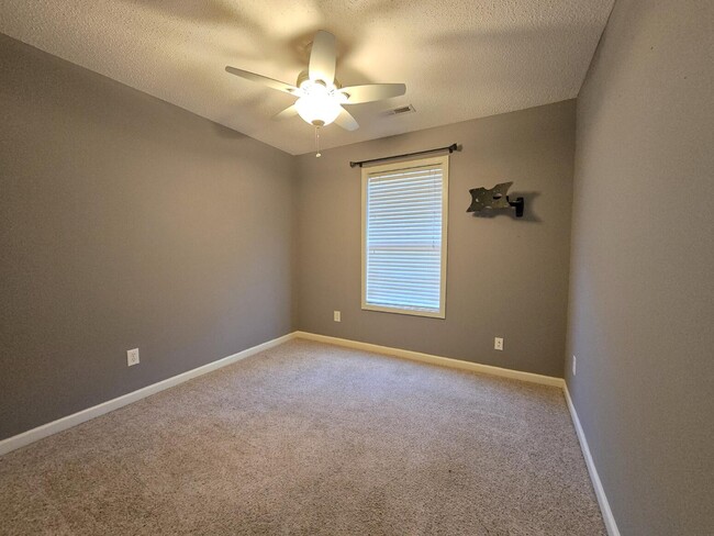 Building Photo - 901 Tristan St