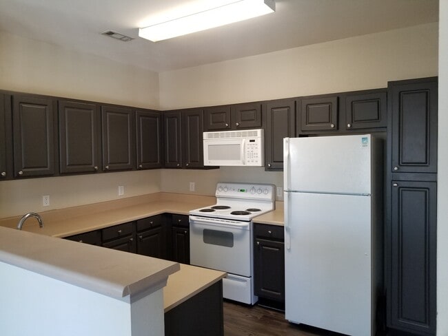 Kitchen - 1665 S Radisson Dr