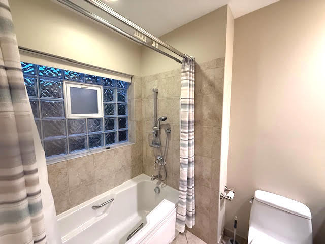 Building Photo - 810 S Edgewood Ln