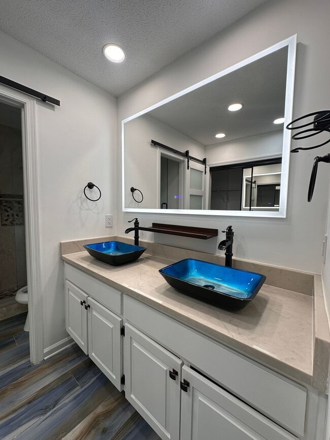 Building Photo - Newly Renovated 3 bedroom home in Miramar Beach