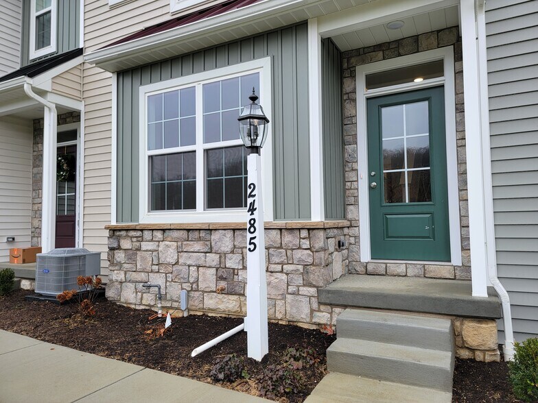 Building Photo - 2485 Artesian Way