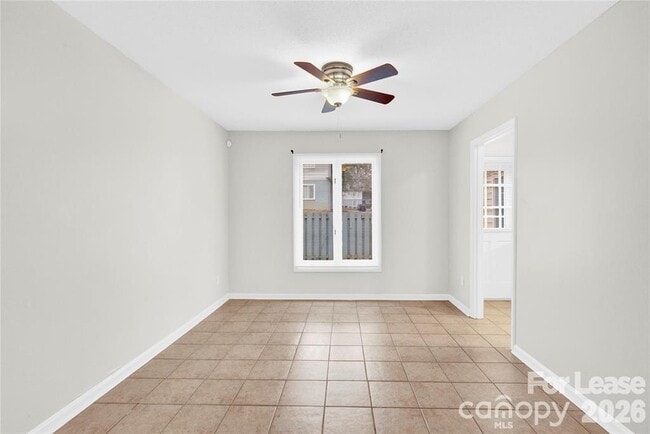 Building Photo - 1921 Mereview Ct