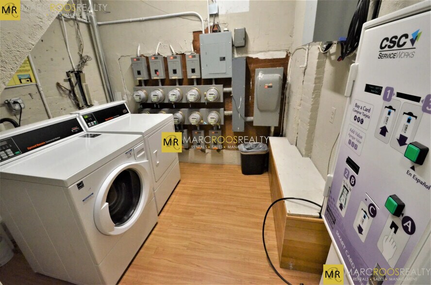 Building Photo - 589 Beacon St