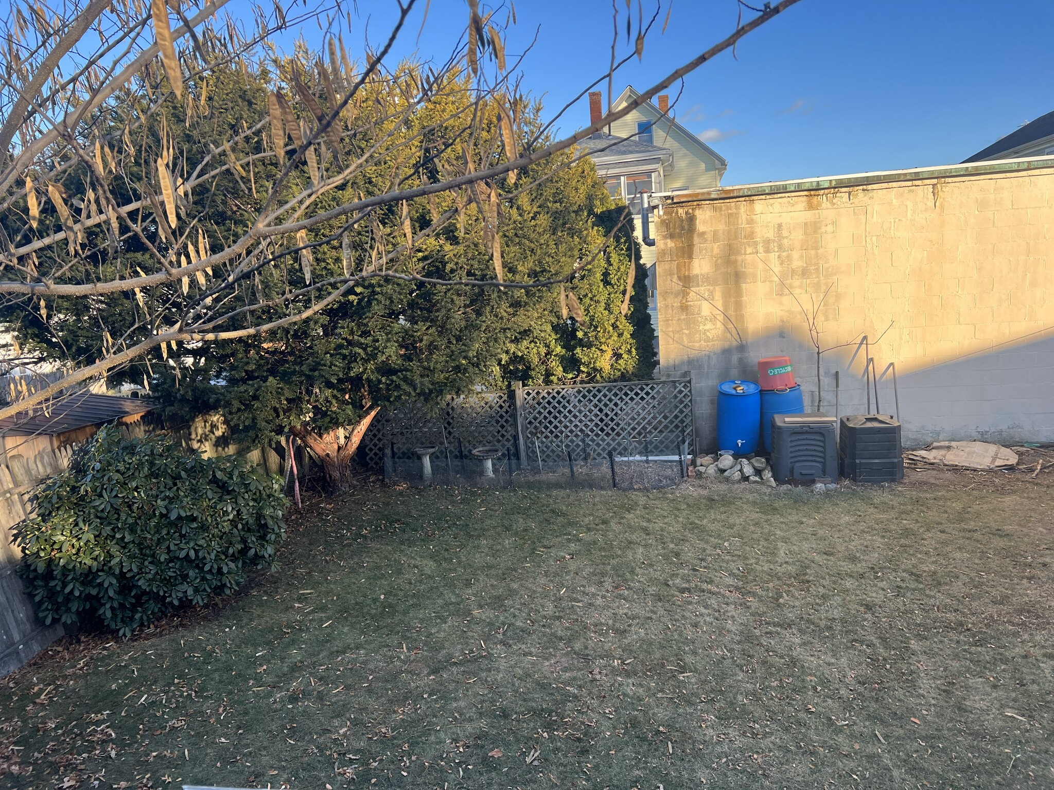 Building Photo - 27 Underwood St