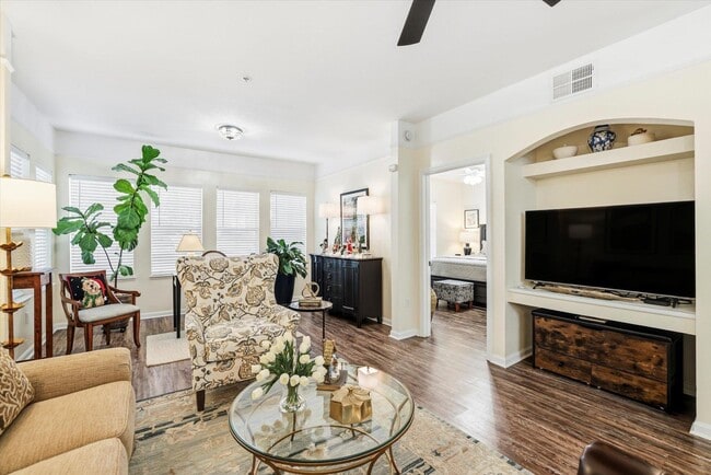 Building Photo - 2801 Chancellorsville Dr