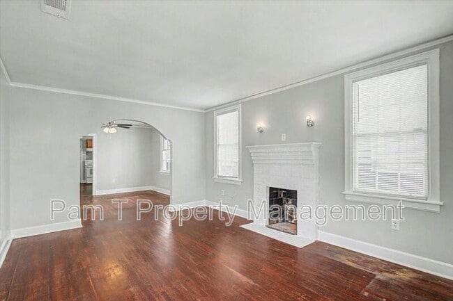 Building Photo - 633 W 35th St