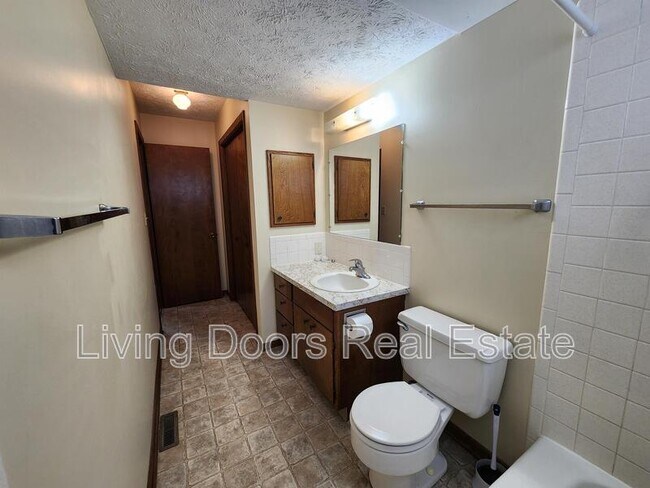 Building Photo - 2043 South St
