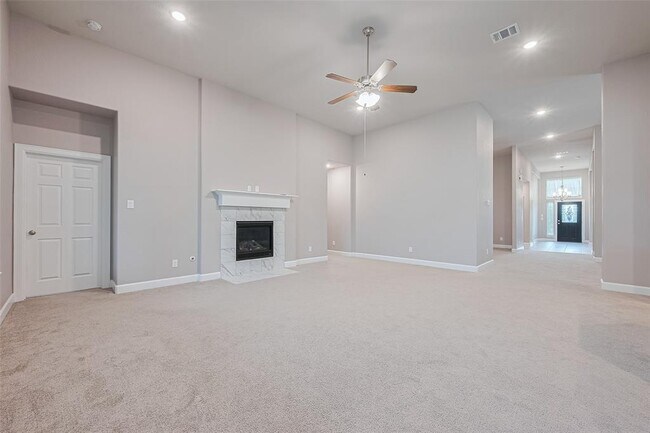Building Photo - 5511 Highland Dr