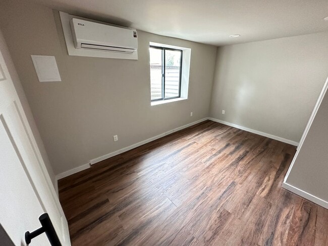 Building Photo - Newly Remodeled Duplex