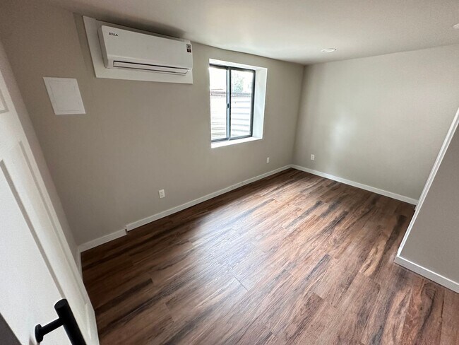 Building Photo - Remodeled Duplex