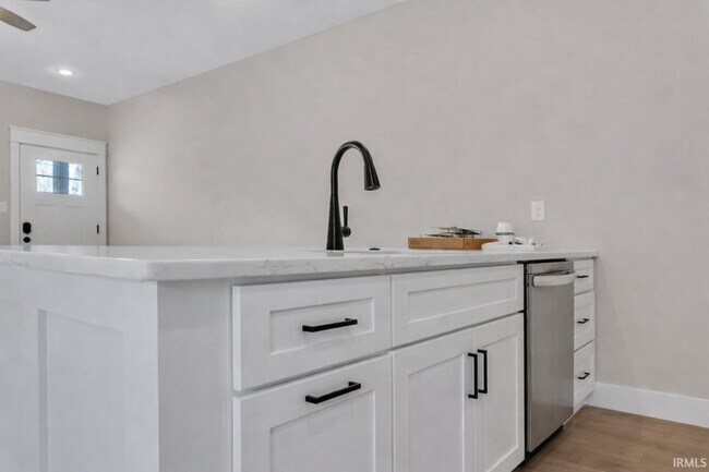 Building Photo - 717 S Henderson St