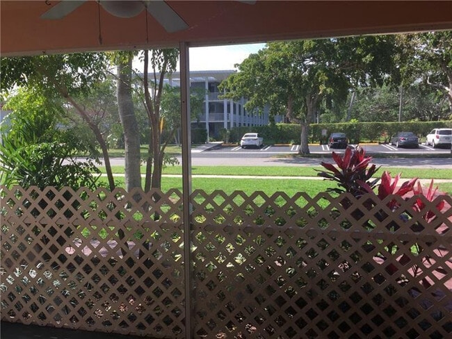 Building Photo - 770 SE 2nd Ave