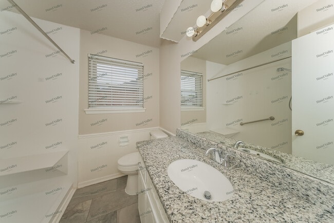 Building Photo - 3821 Rosewood Ct