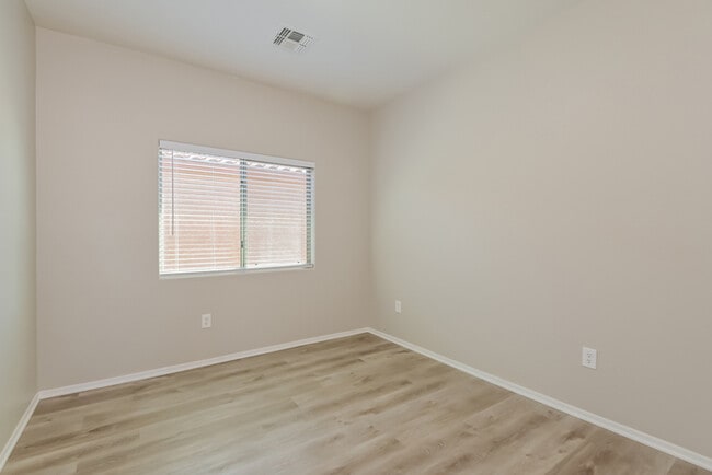Building Photo - Inviting 4-Bedroom Home with Community Amenities