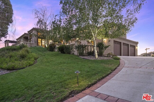 Building Photo - 19 Ranchero Rd