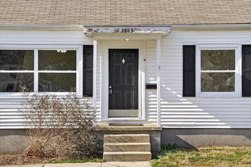 Building Photo - 2813 Faircourt St