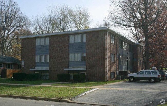 Building Photo - 5509-5519 Kennison Ave