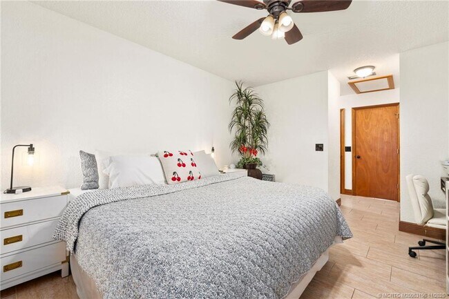 Building Photo - 111 Oakwood Dr