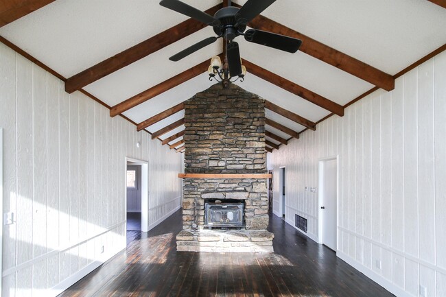 Building Photo - 25668 AR-23