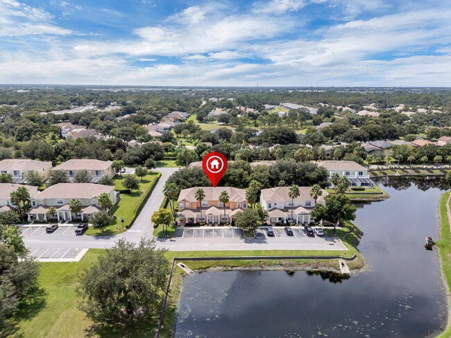 Building Photo - 3-Bedroom Townhome with Private Pool | Mas...