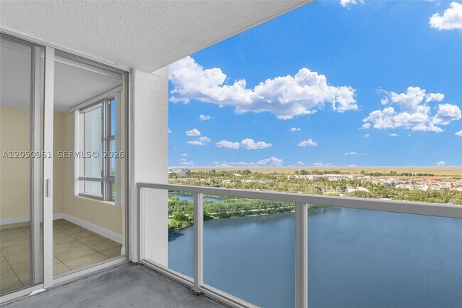 Building Photo - 2681 N Flamingo Rd