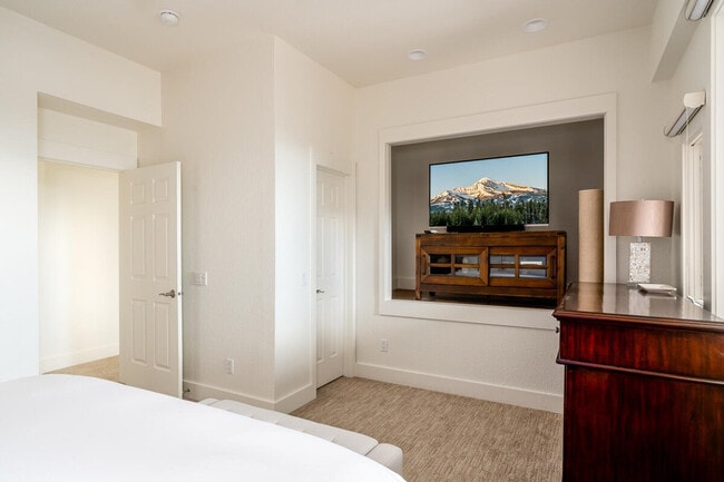 Building Photo - c4 Saddle Ridge Rd