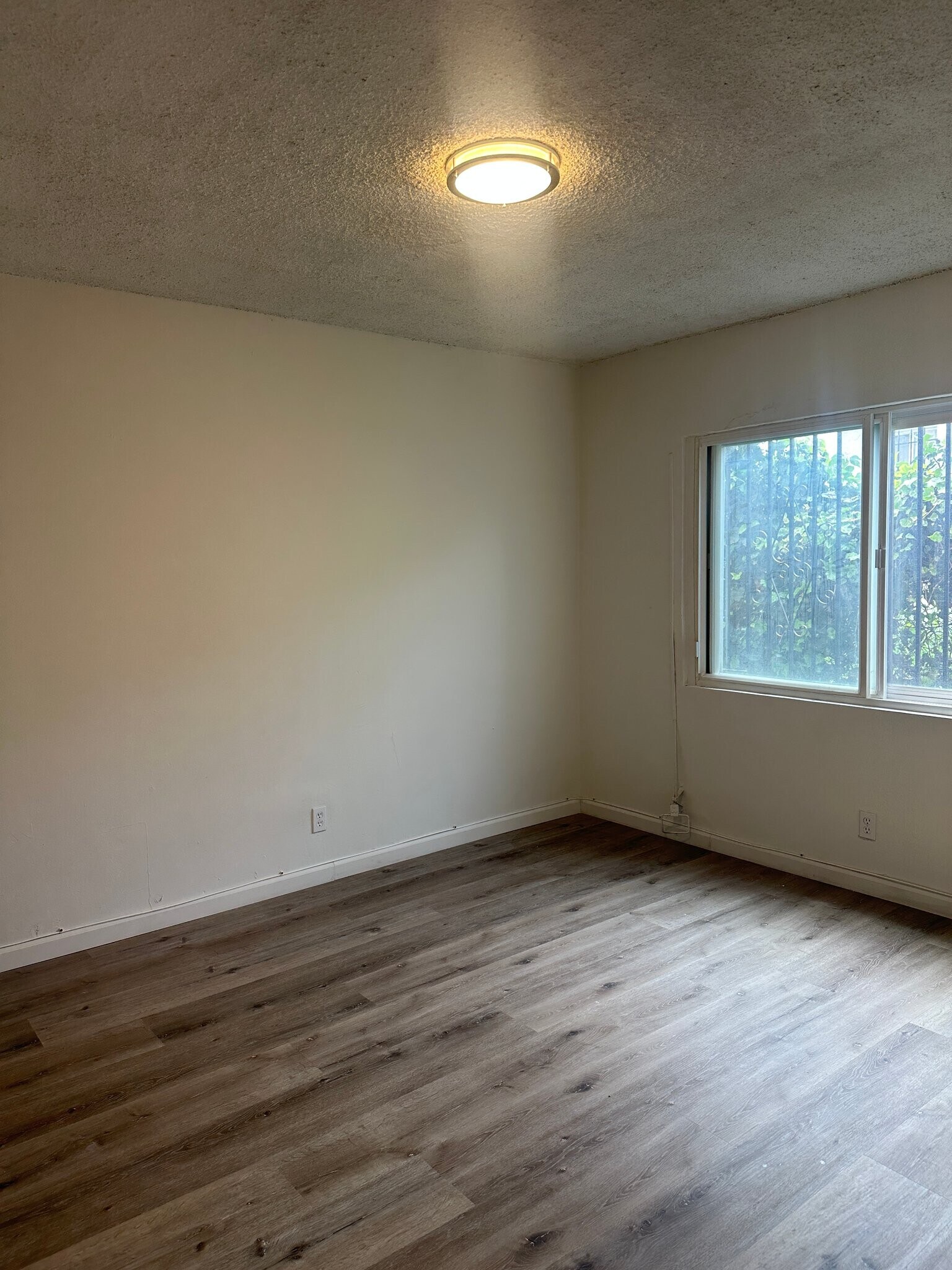 Building Photo - 1317 W 97th St